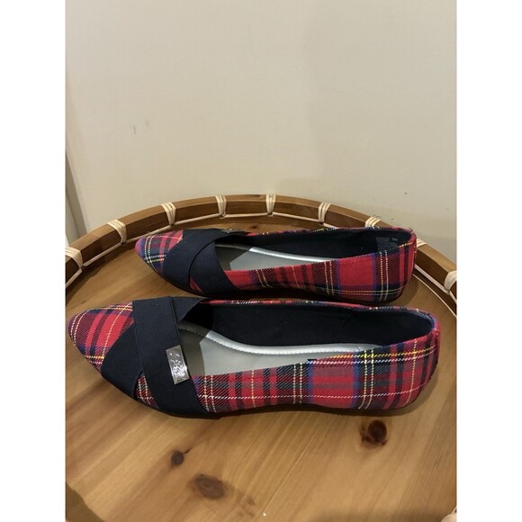 ANNE KLEIN SPORT RED PLAID FLATS SIZE 8M NEW - Picture 4 of 5